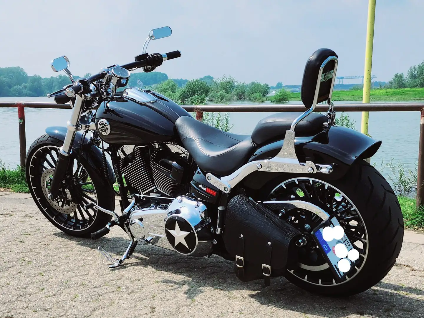 Harley-Davidson Softail FXSB Breakout 260er Hinterrad Keyless Go,ABS,Alarm Fekete - 1
