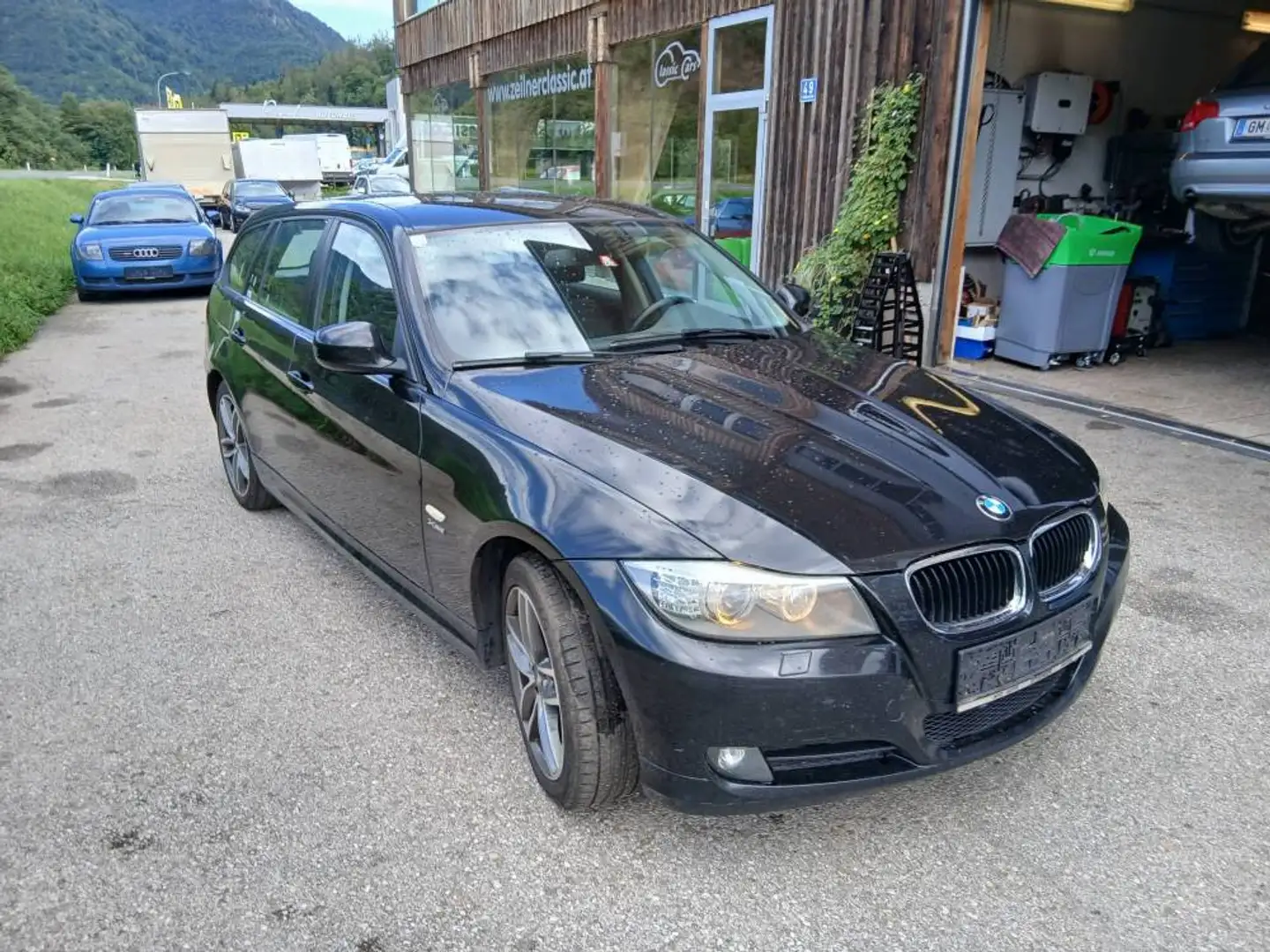 BMW 320 xdrive Schwarz - 2