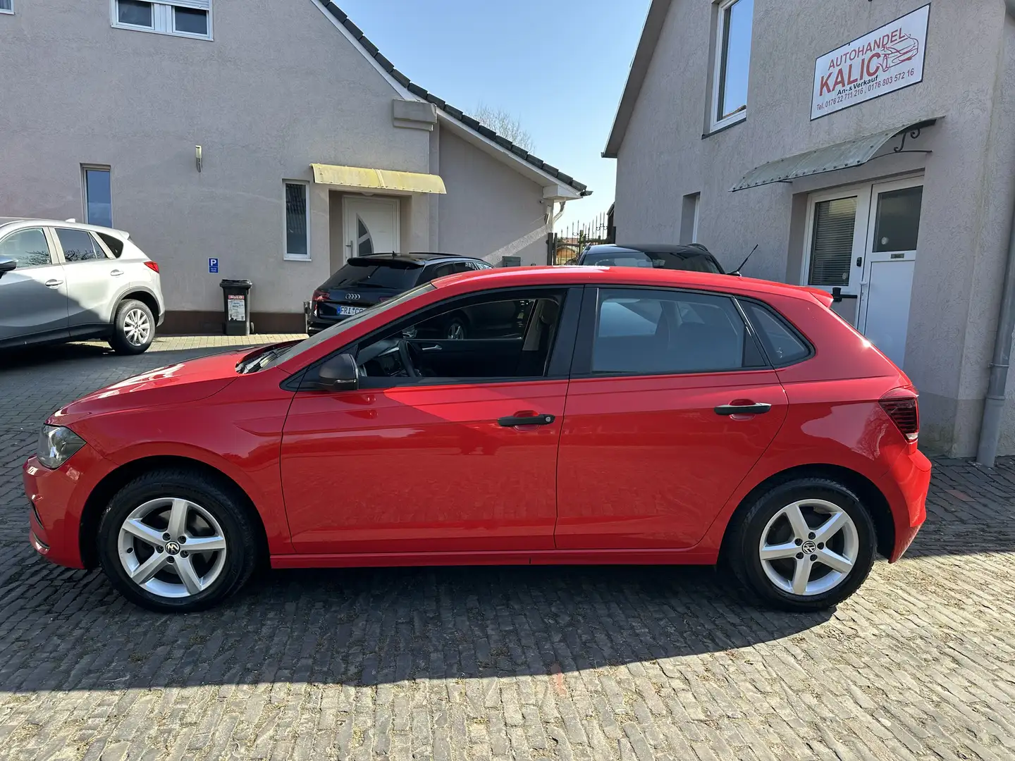 Volkswagen Polo Trendline Rojo - 2