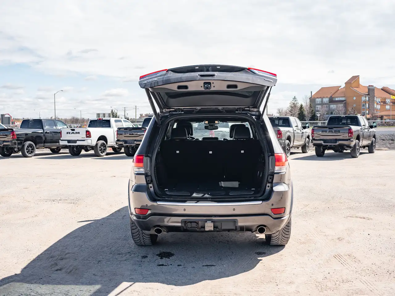 Jeep Grand Cherokee снимка Jeep Grand Cherokee