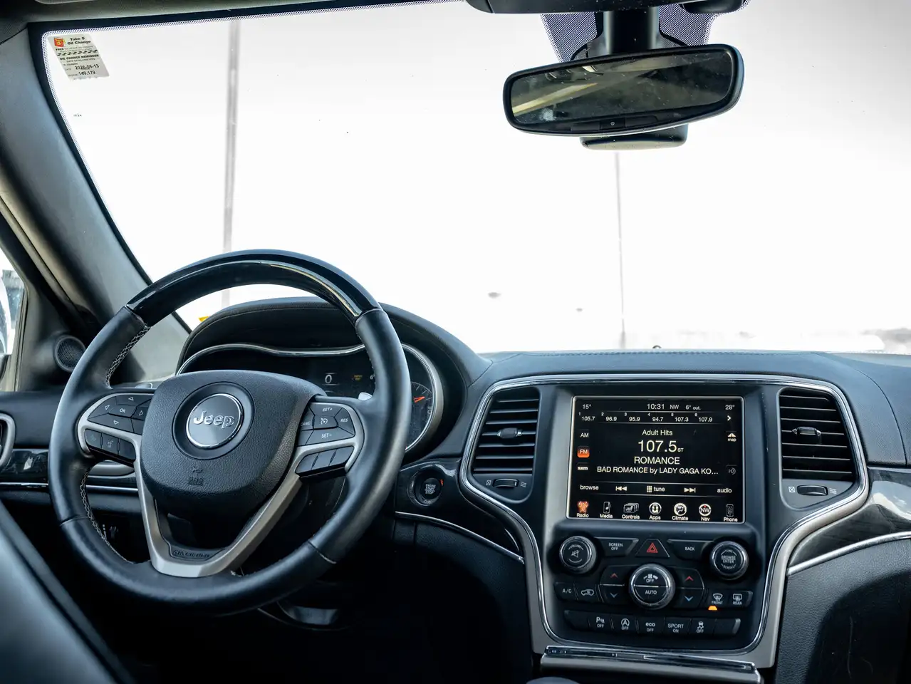 Jeep Grand Cherokee снимка Jeep Grand Cherokee