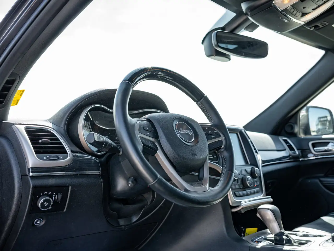 Jeep Grand Cherokee снимка Jeep Grand Cherokee