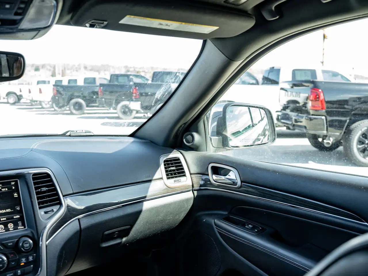 Jeep Grand Cherokee снимка Jeep Grand Cherokee