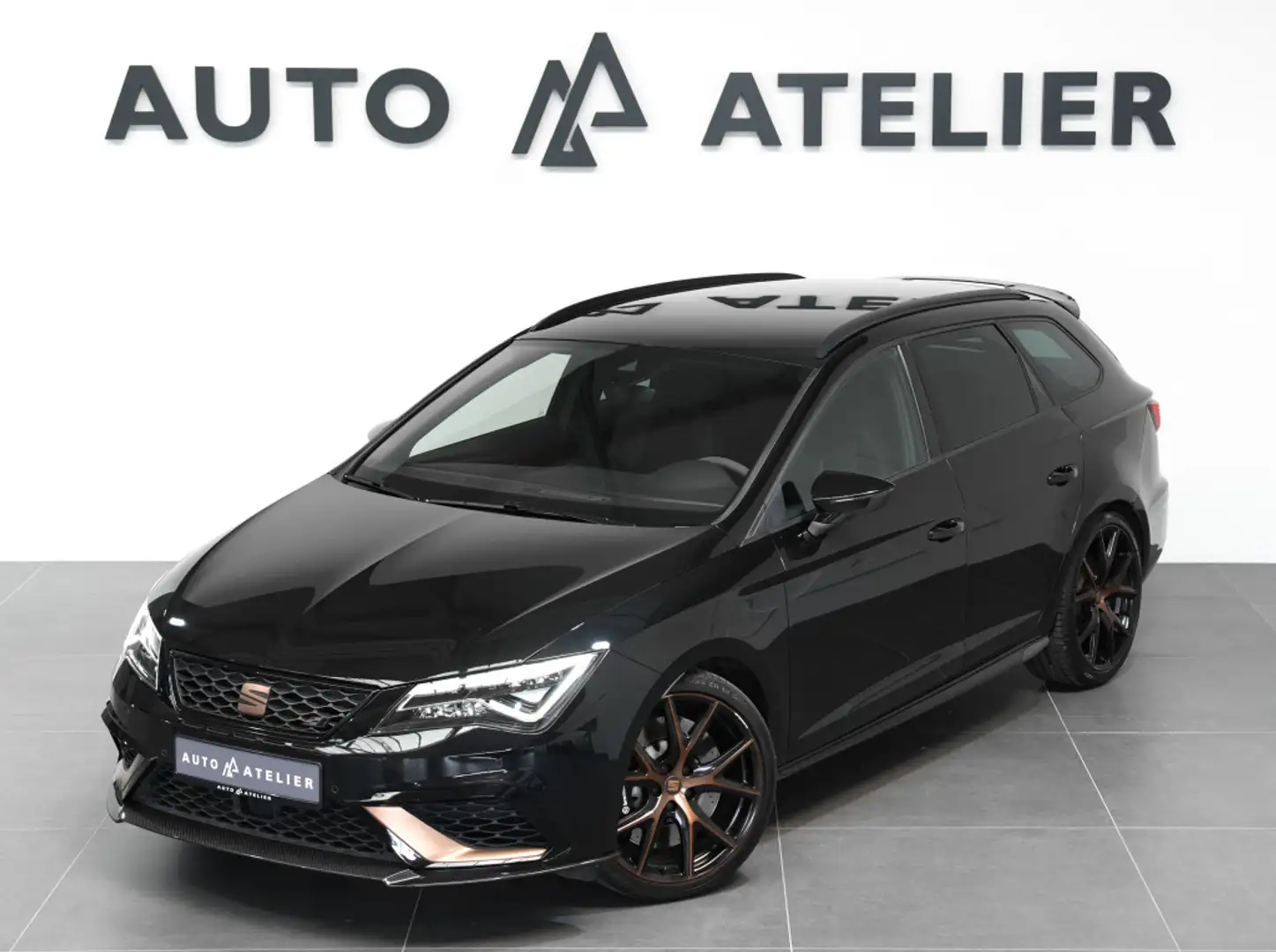 SEAT Leon Cupra R ST*2.HD*R.KAM*SCHALE*VIRTUAL*ACC* Zwart - 1