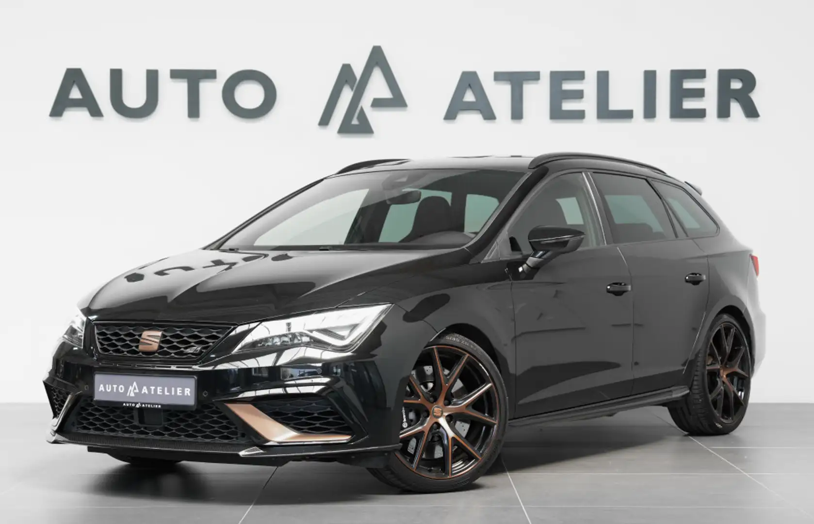 SEAT Leon Cupra R ST*2.HD*R.KAM*SCHALE*VIRTUAL*ACC* Zwart - 2