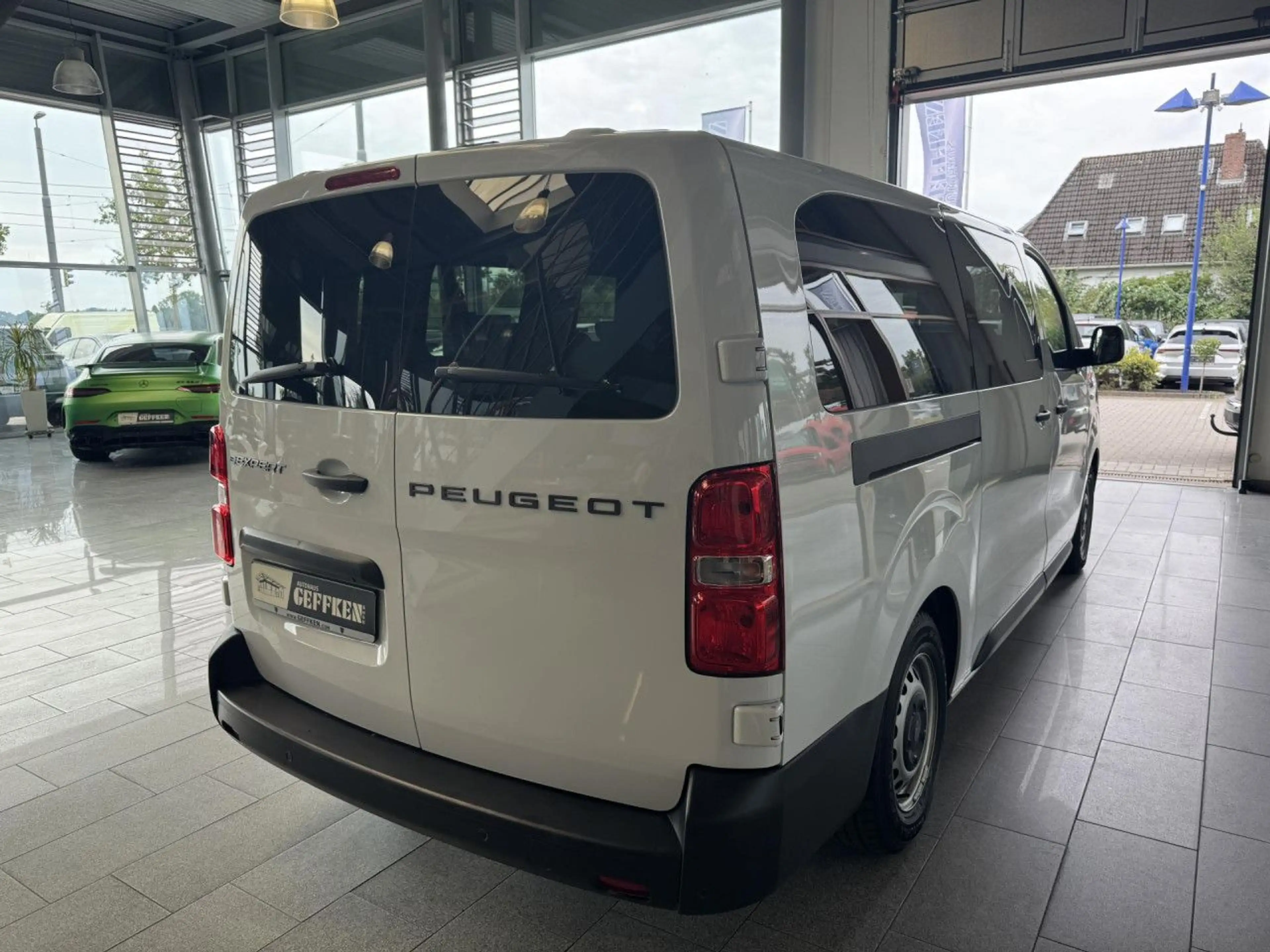 Peugeot Expert e- L3 (75kWh), 9-Sitzer, CCS, Kamera! Navi — photo 6
