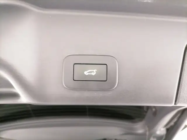 Land Rover Range Rover Evoque view 12