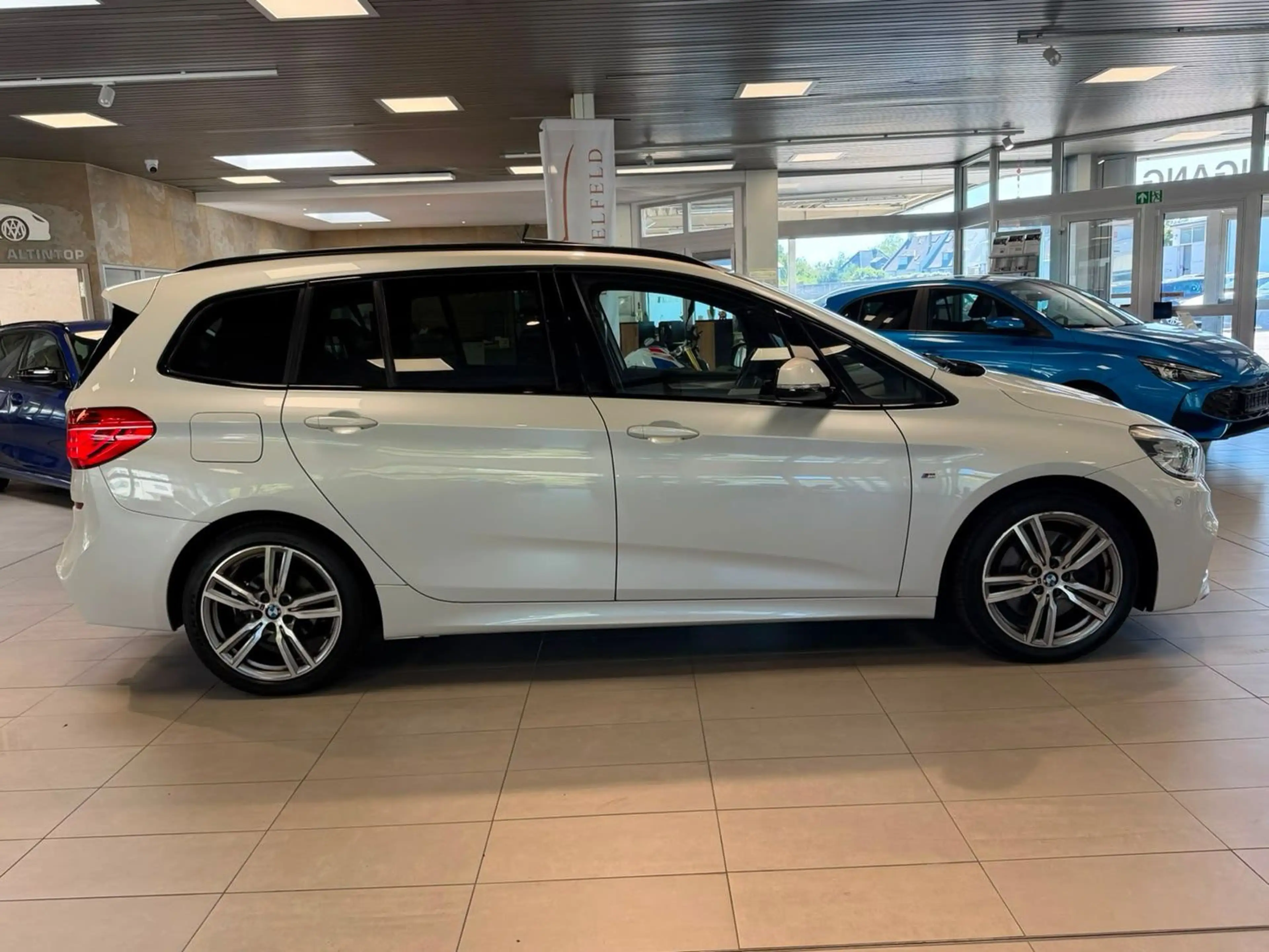 BMW 220 d xDrive M Sport HUD AHK 7 Sitze — photo 8