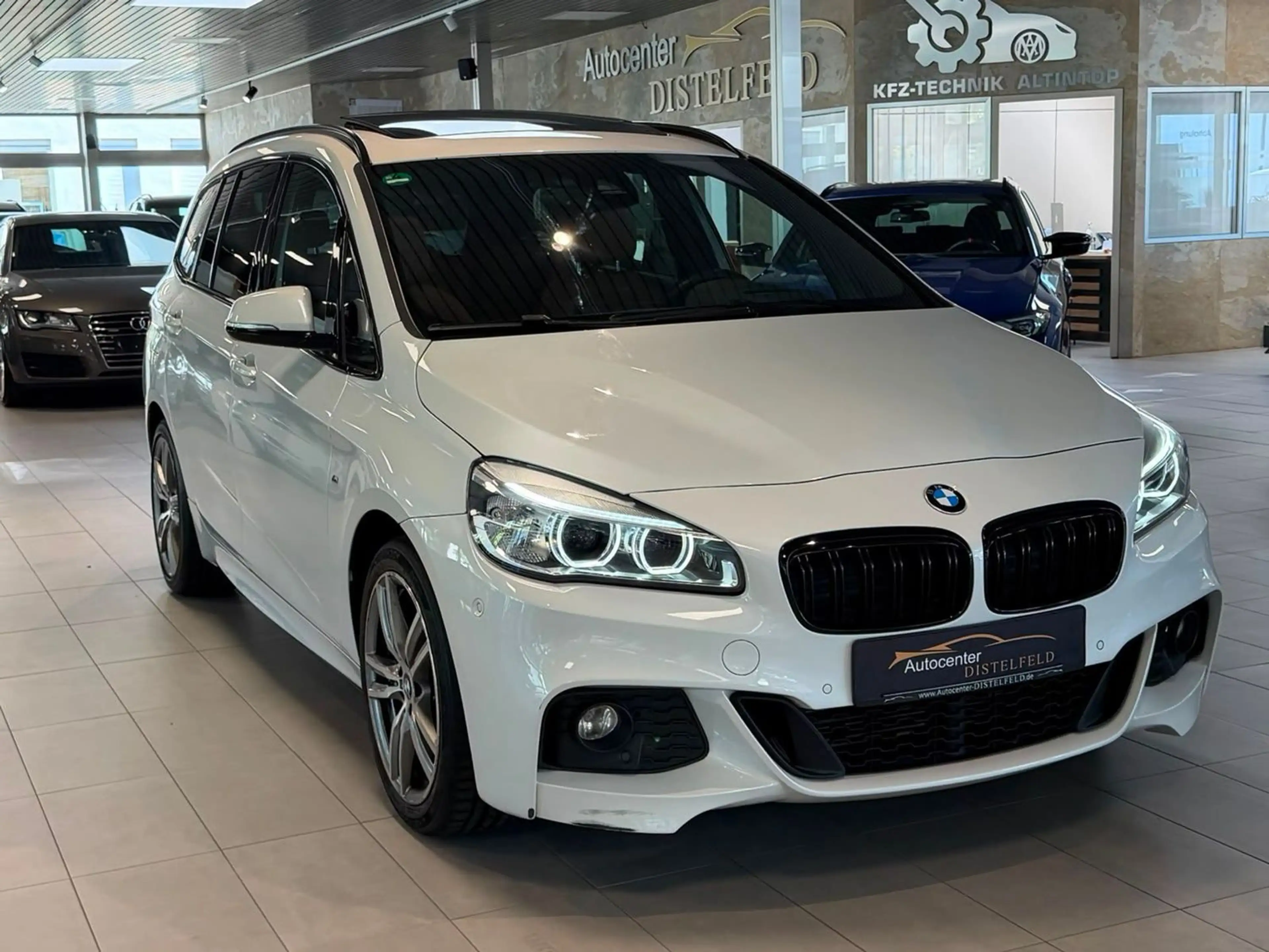 BMW 220 d xDrive M Sport HUD AHK 7 Sitze