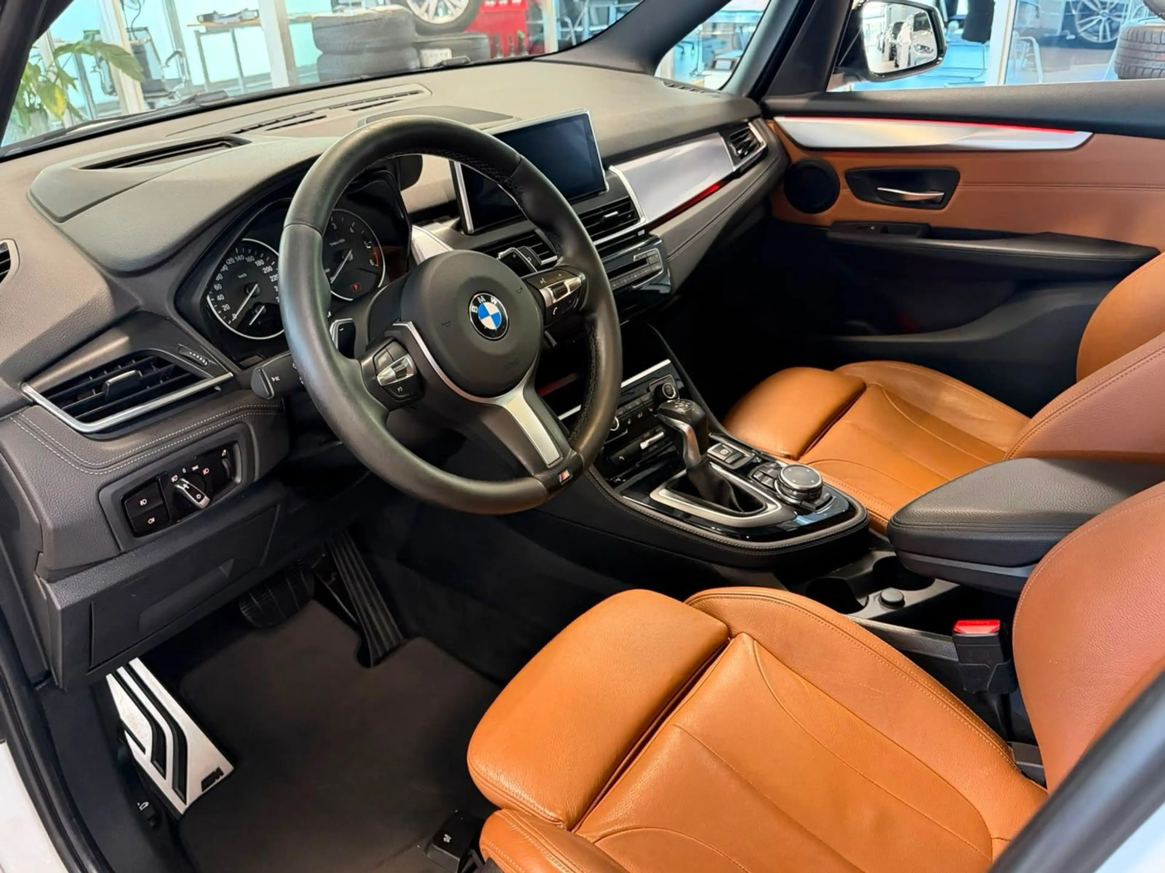 BMW 220 d xDrive M Sport HUD AHK 7 Sitze — photo 9