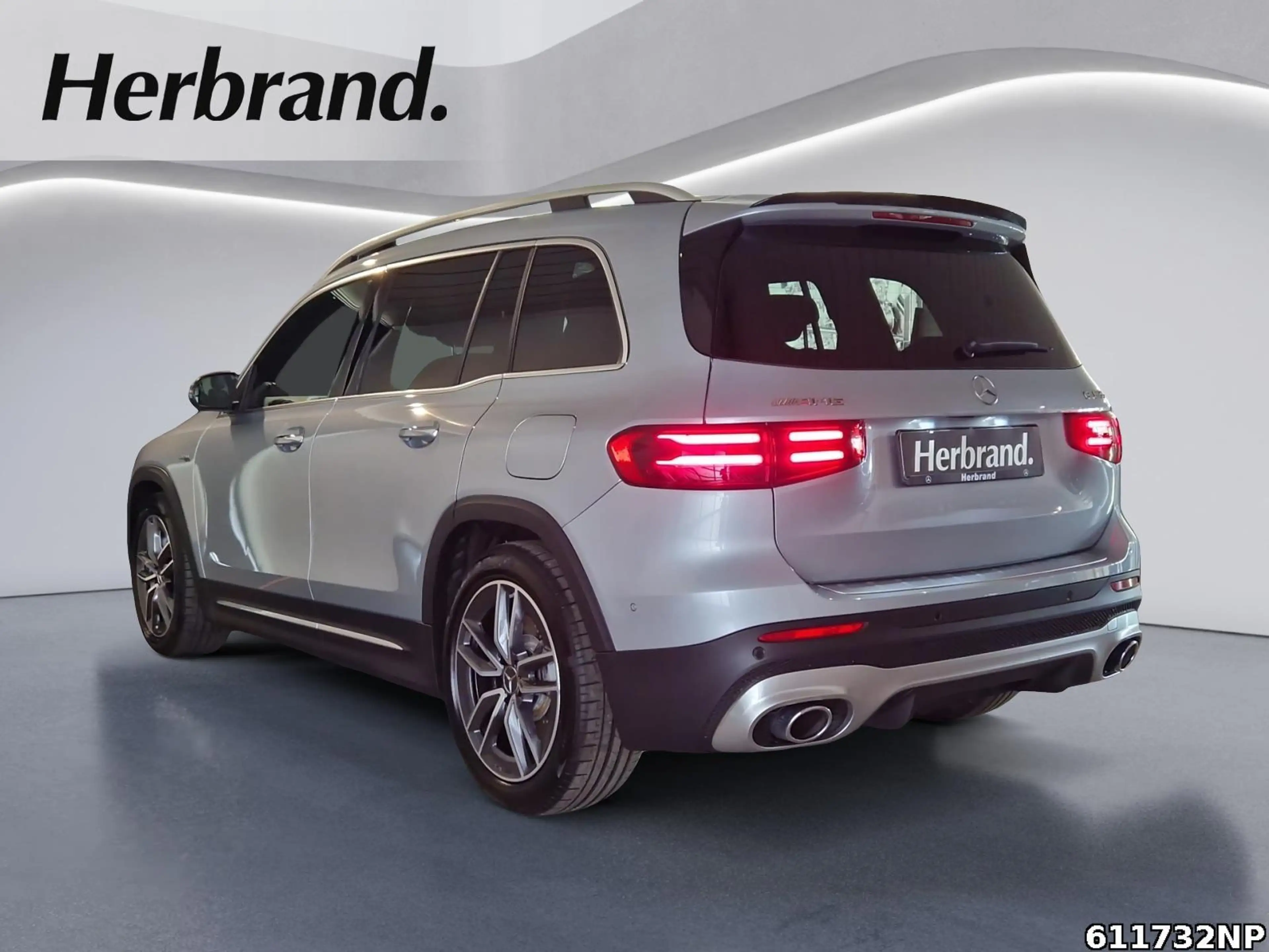 Mercedes-Benz GLB 35 AMG 4M Pano AHK Multibeam Memory 360° — photo 4