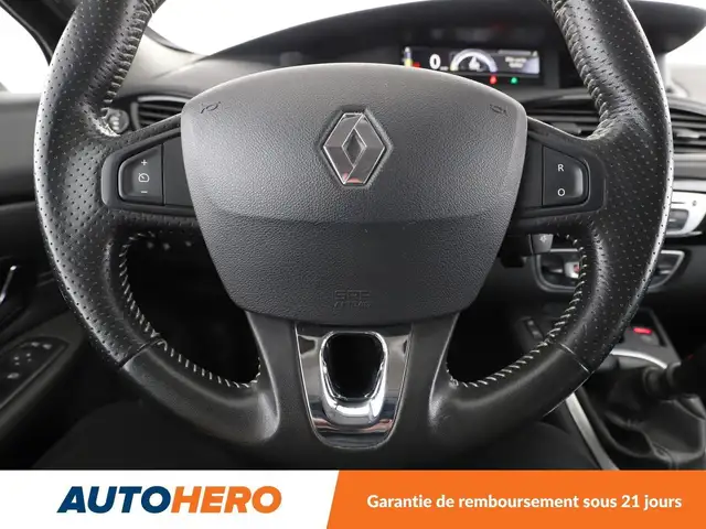 Renault Scenic view 19