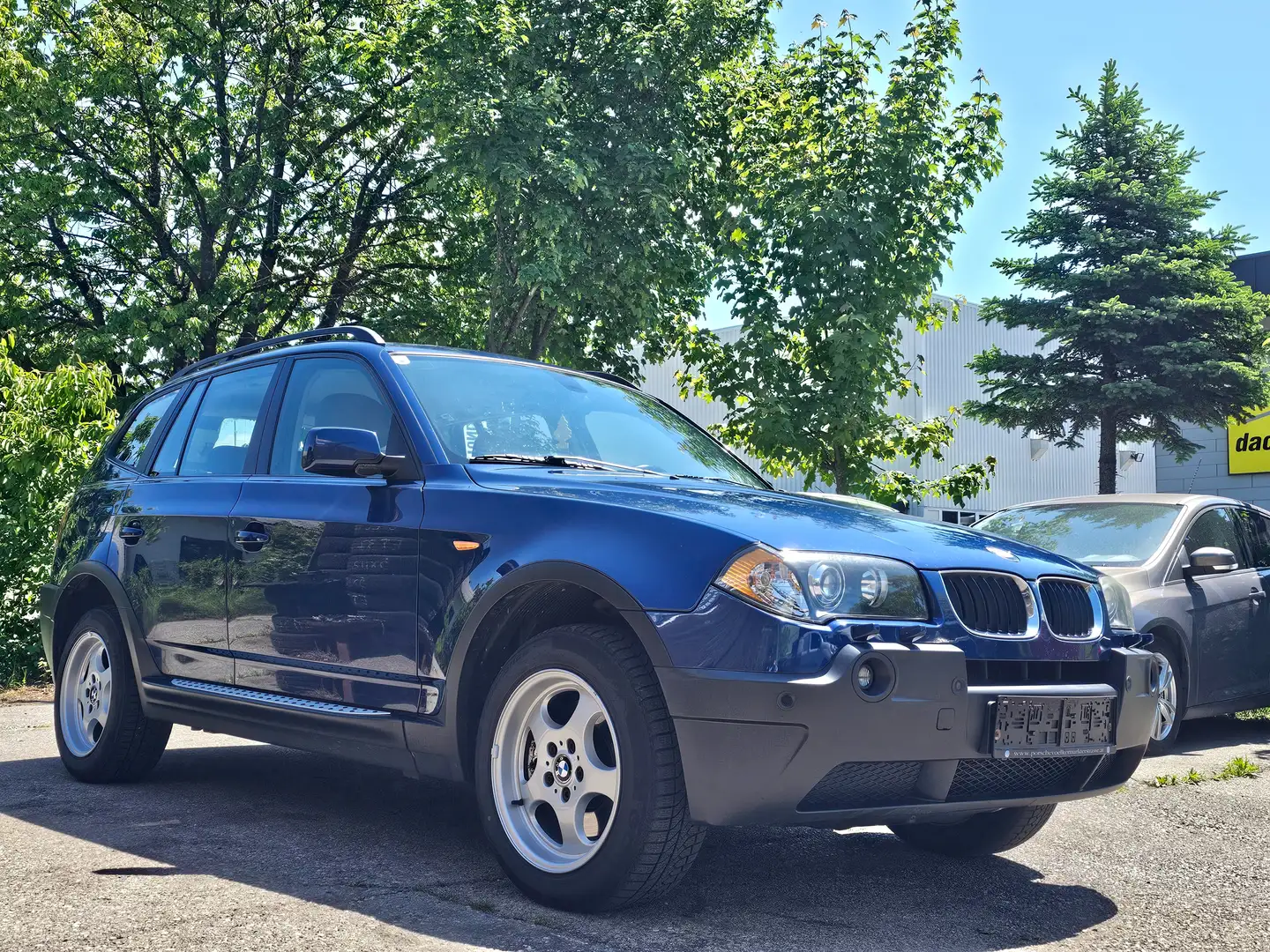 BMW X3 2,0d 4x4 Österreich-Paket Fahrbereit AHK Blau - 1