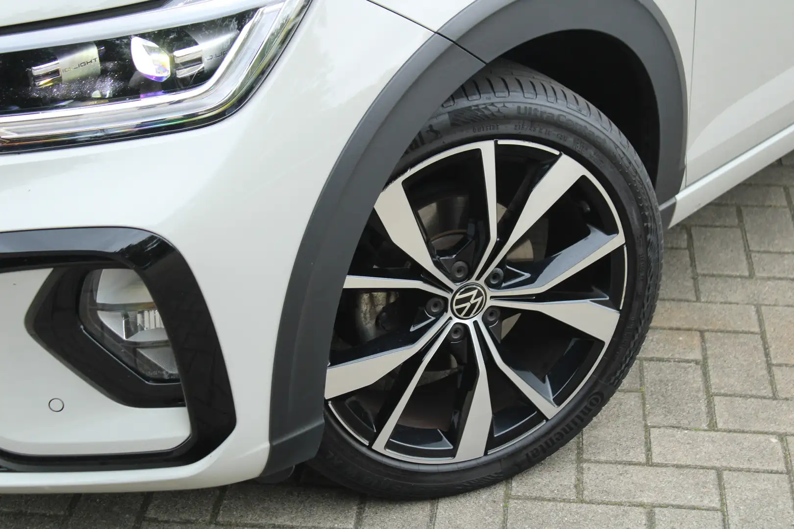 Volkswagen Taigo 1.0 TSI 110pk DSG Automaat R-Line Business | IQ Li Gris - 2