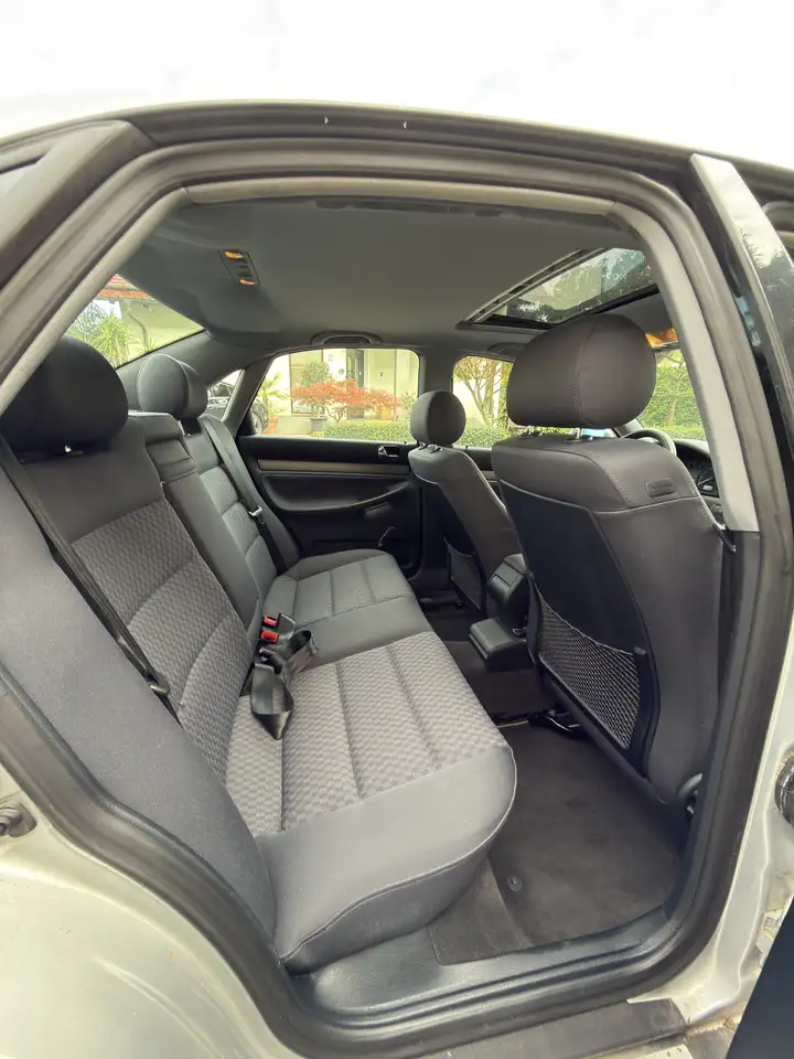 Audi A4 1.8, foto 9