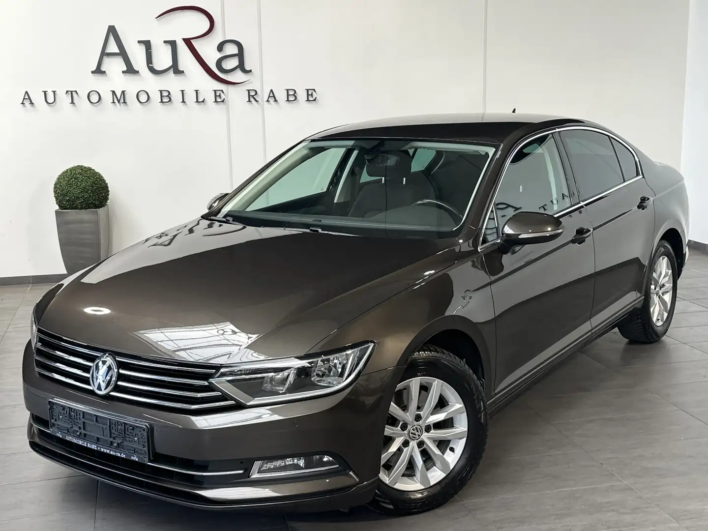 Volkswagen Passat Limousine 2.0 TDI CL NAV+SHZ+AHK+ACC+2Hd Braun - 2