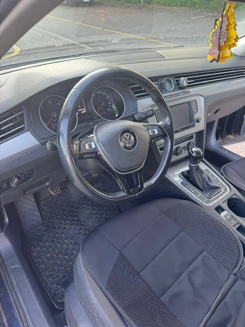 Volkswagen Passat Passat 1.6 TDI BlueMotion Technology Business Edit Modrá - 1