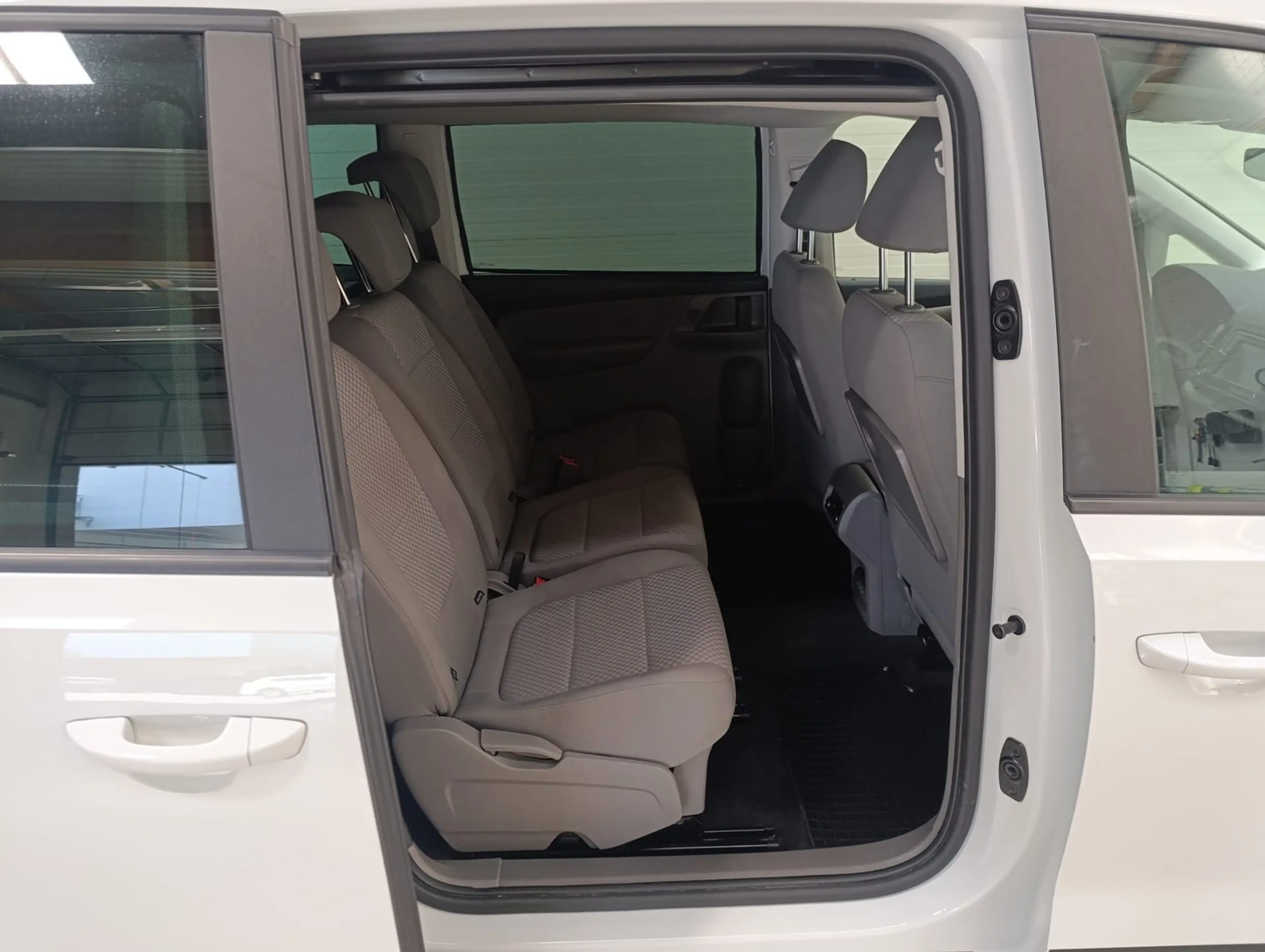 SEAT Alhambra Business TDI DSG — photo 10