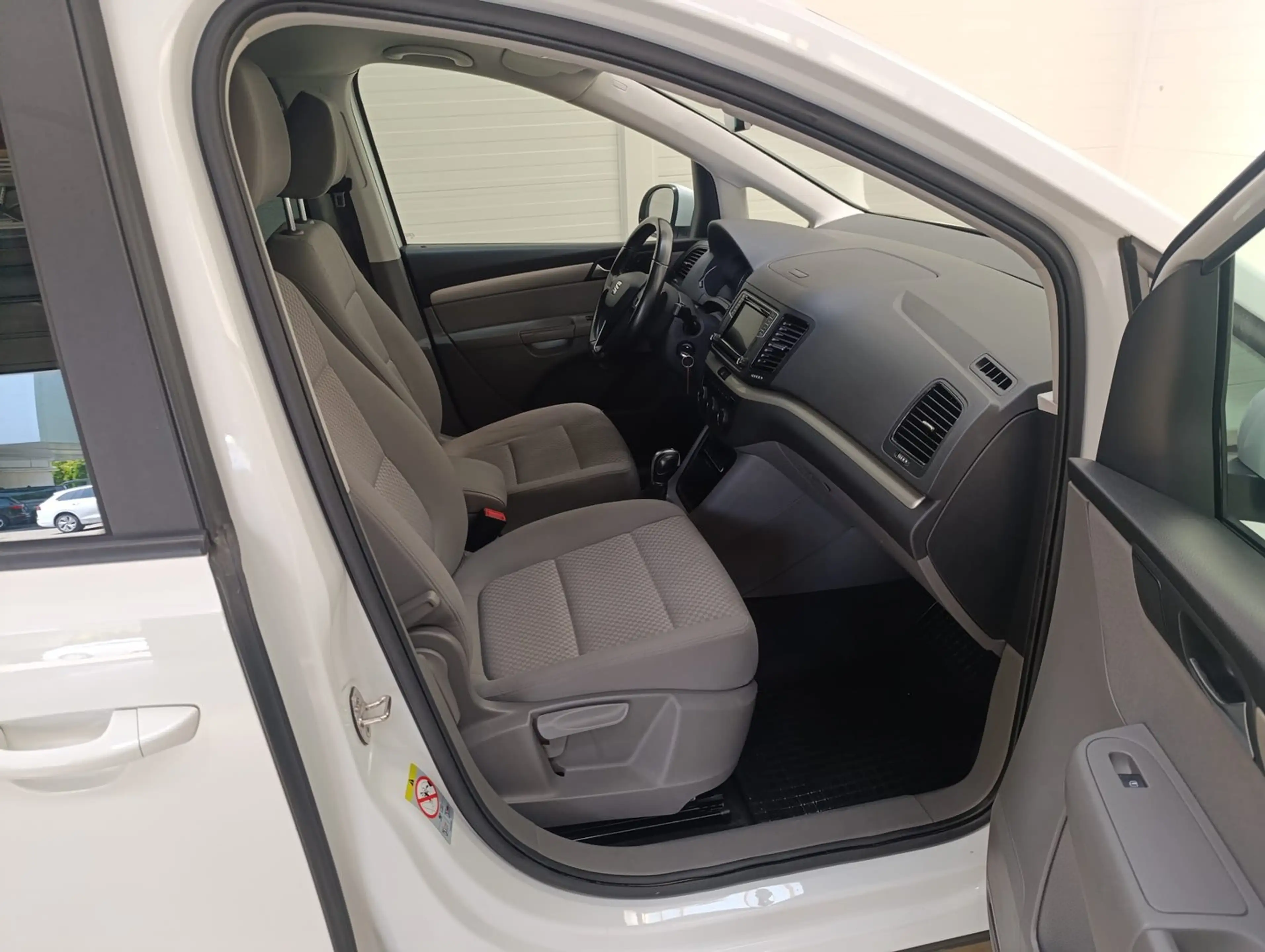 SEAT Alhambra Business TDI DSG — photo 11