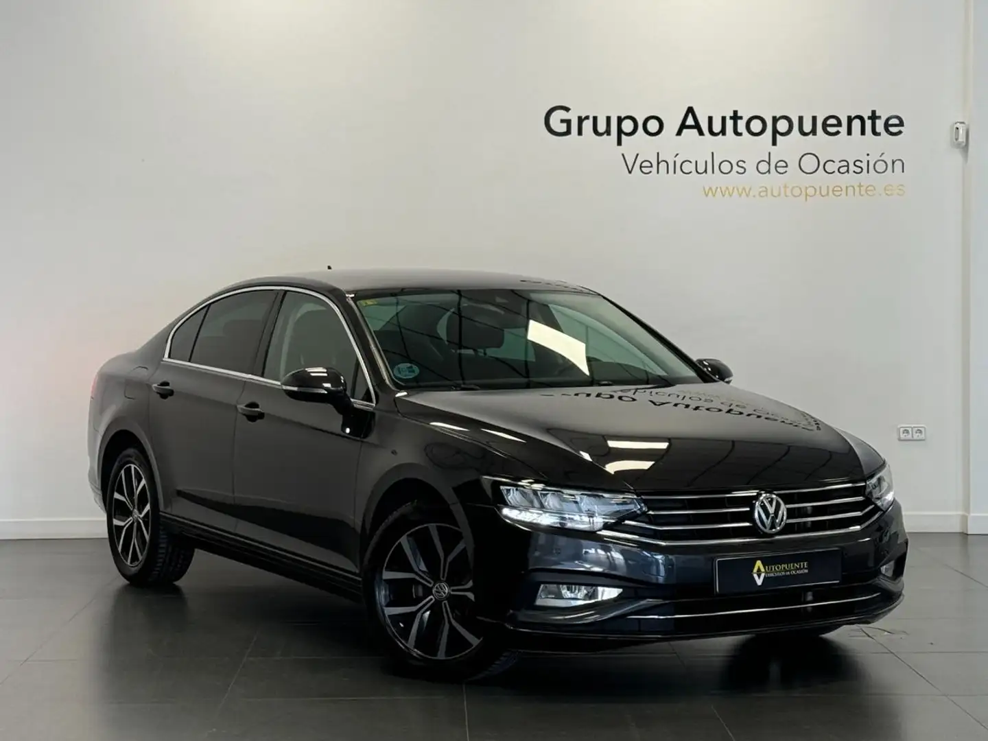 Volkswagen Passat EXECUTIVE Gris - 1