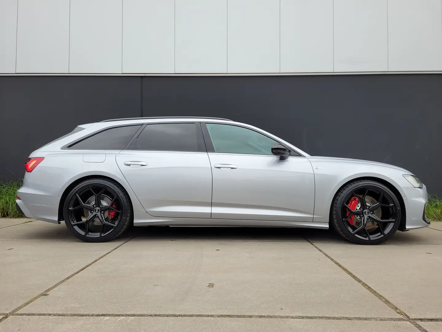 Audi A6 Avant 55 TFSI e Quattro PHEV*S-LINE*MATRIX*MEMORY* Zilver - 2