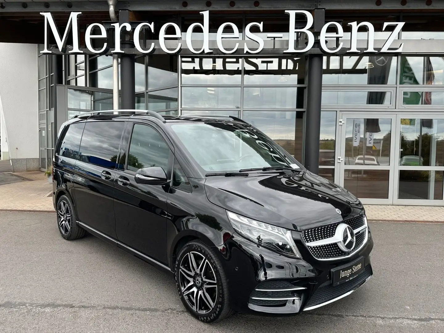 Mercedes-Benz V 250 d EDITION AMG Kompakt ILS elektr Türen Schwarz - 1