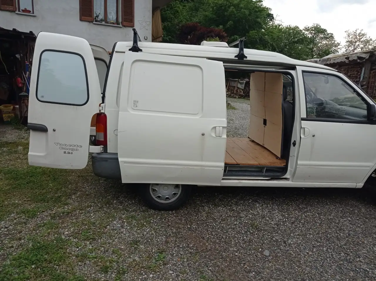 Nissan Cargo, foto 3