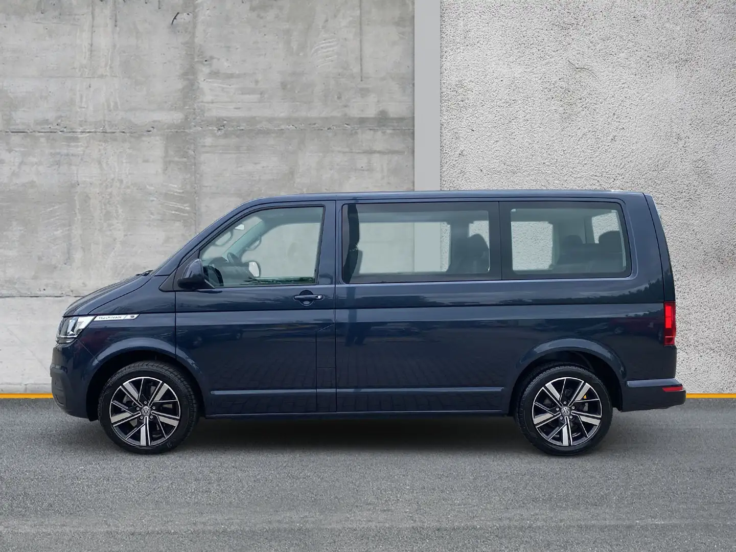 Volkswagen T6 Multivan 2.0 TDI DSG 4M STANDHZG DCC AHK Blau - 2