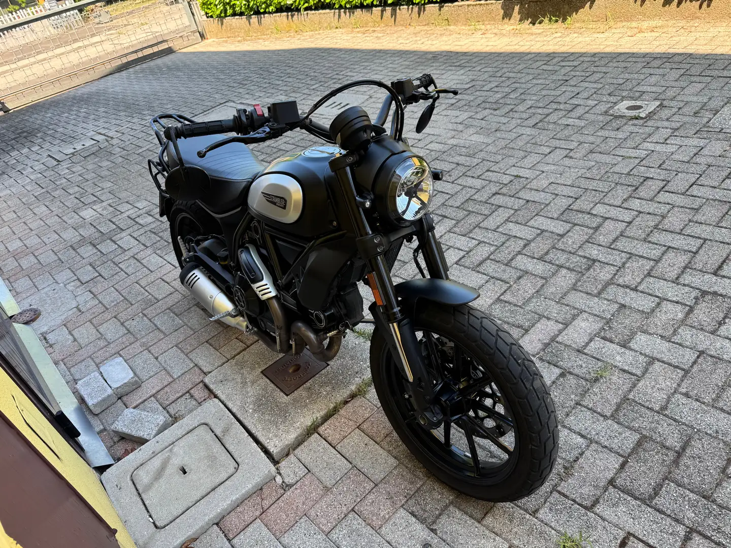 Ducati Scrambler Icon Dark Nero - 2