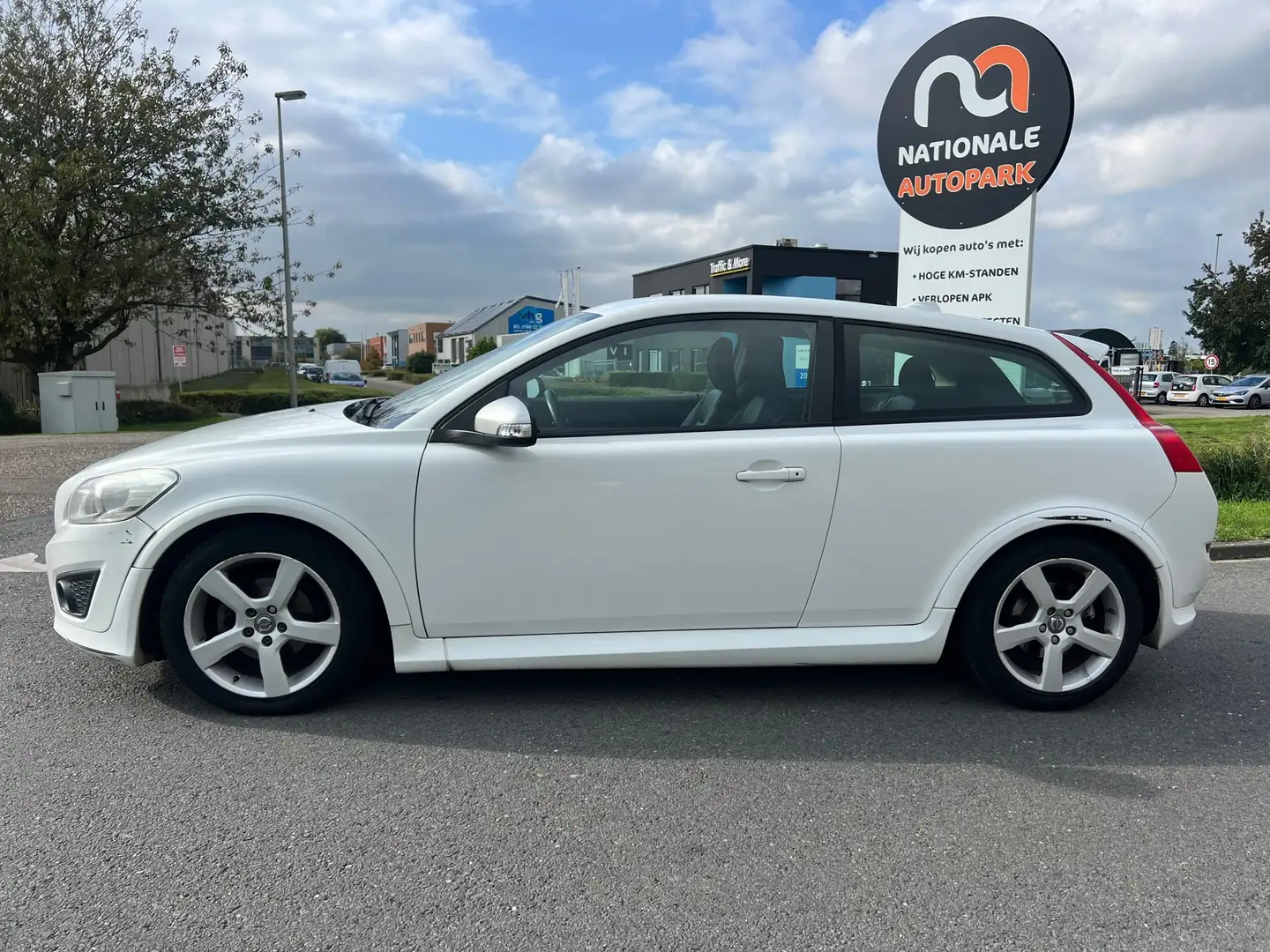Volvo C30 1.6 D2 R-Edition * EXPORT EN HANDEL * EURO 5 * Wit - 2