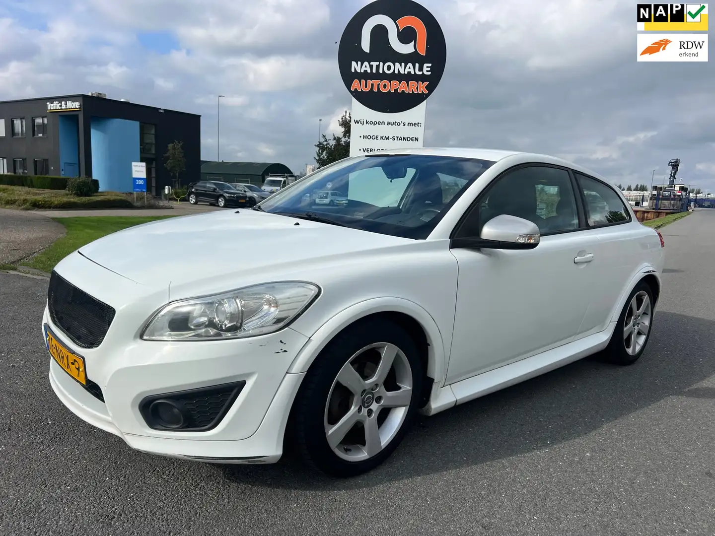Volvo C30 1.6 D2 R-Edition * EXPORT EN HANDEL * EURO 5 * Wit - 1