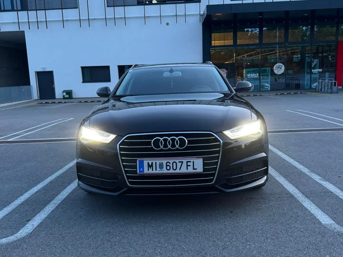 Audi A6 A6 Avant 2,0 TDI ultra S-tronic ultra Schwarz - 1