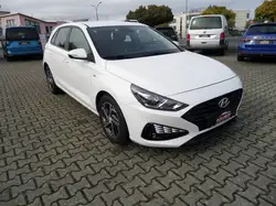 Hyundai i30 Select Mild Hybrid+Autom+Navi+SHZ+Cam+Tempo+1.Hand+4x Bremsen & Motorölwechsel NEU