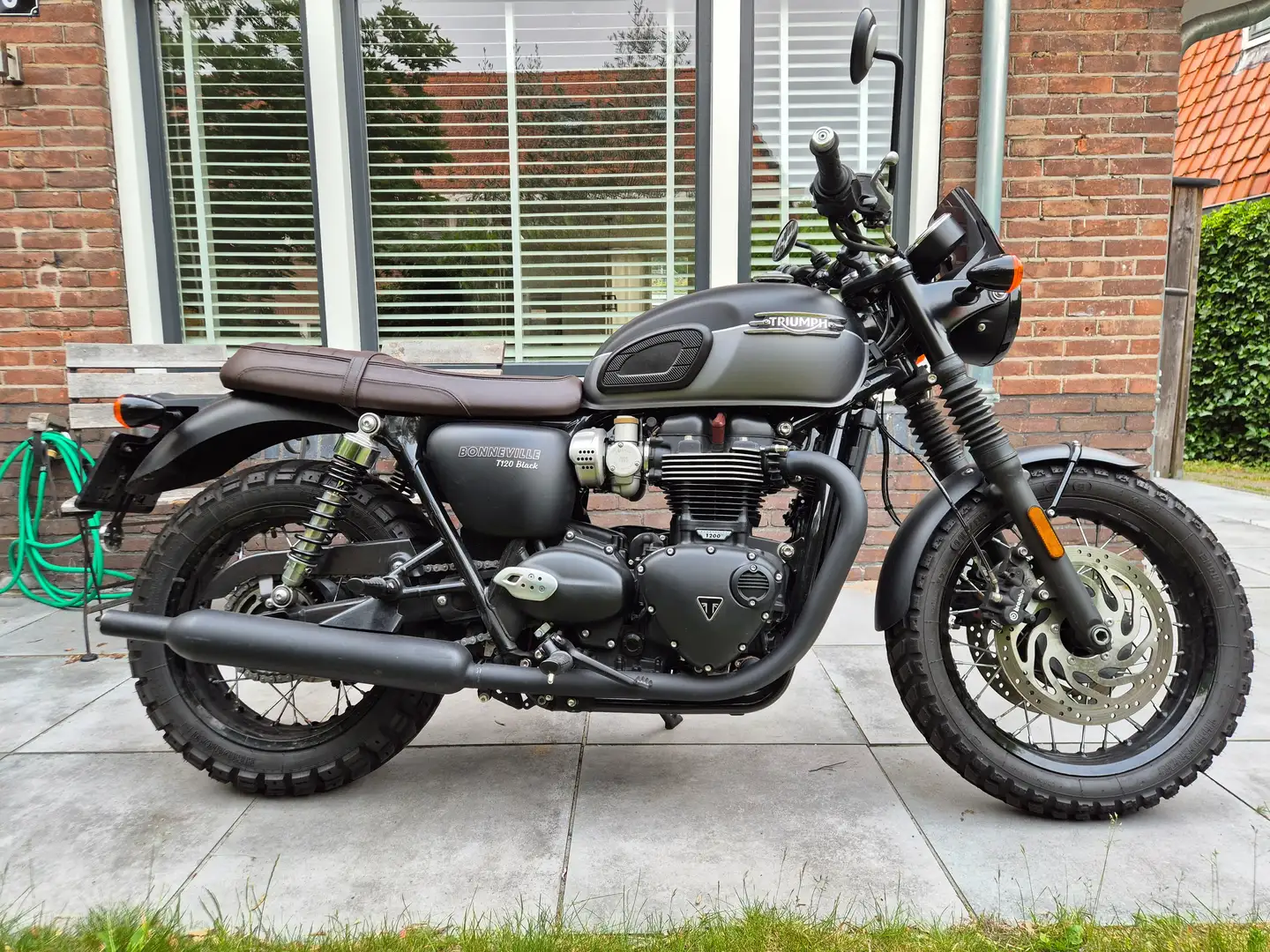 Triumph Bonneville T120 Black Dual-Tone Negru - 1
