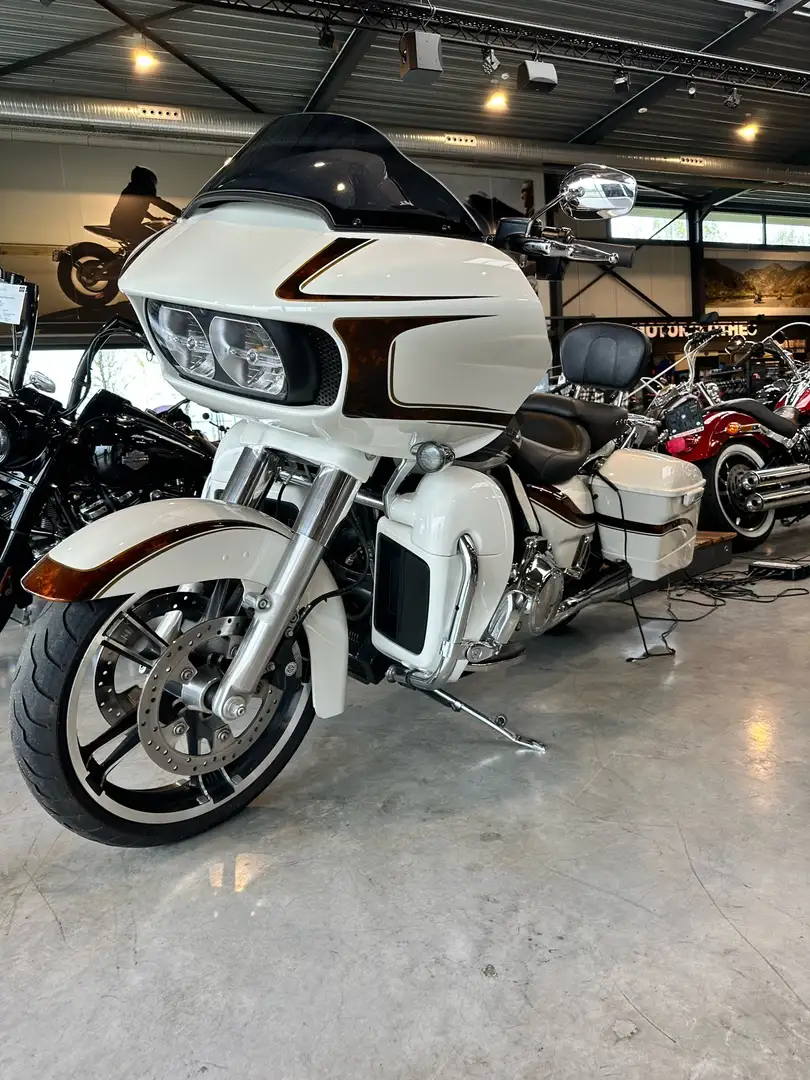 Harley-Davidson Road Glide Blanc - 2