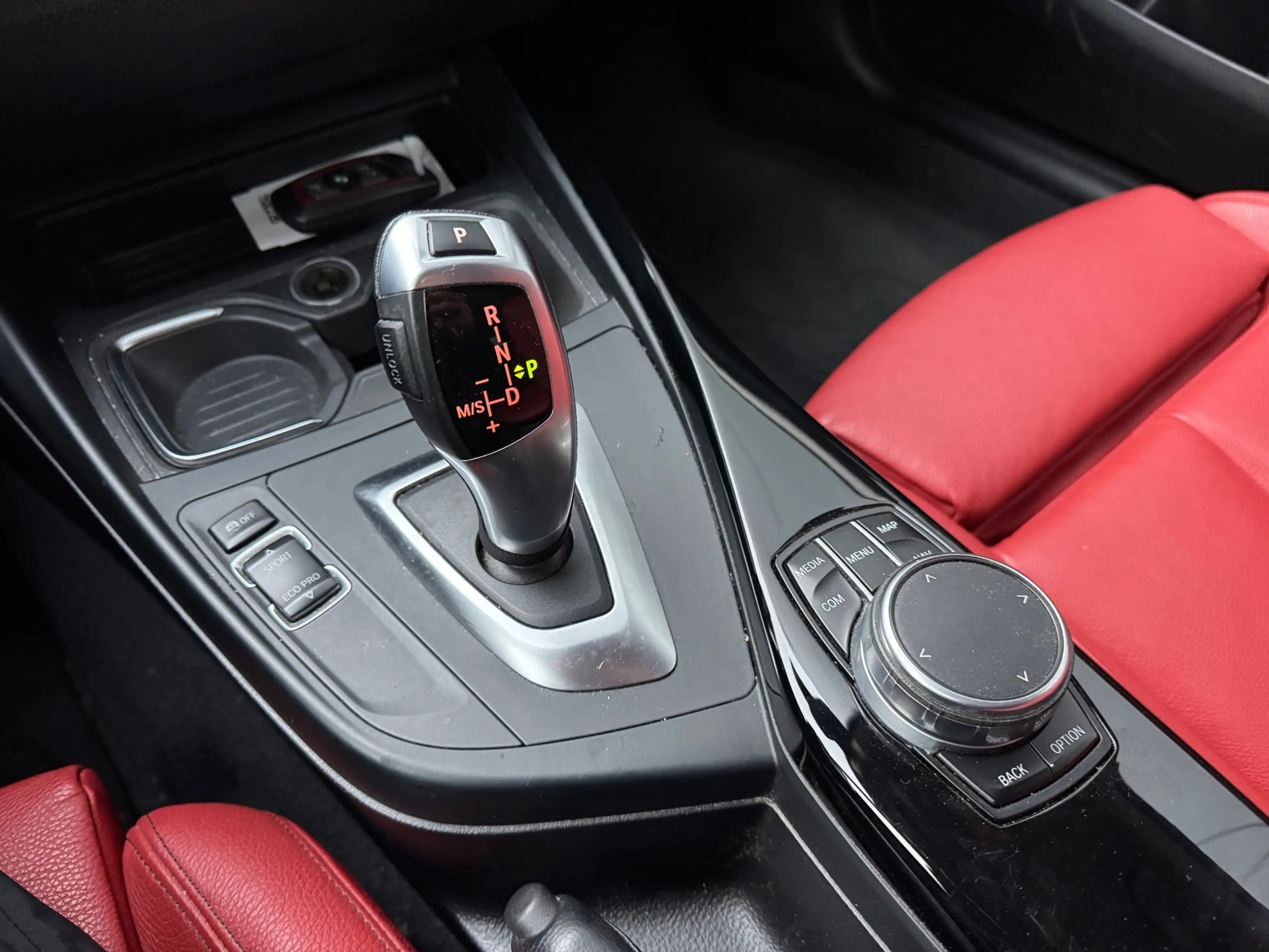 BMW 118 1-serie 118d High Executive — photo 9