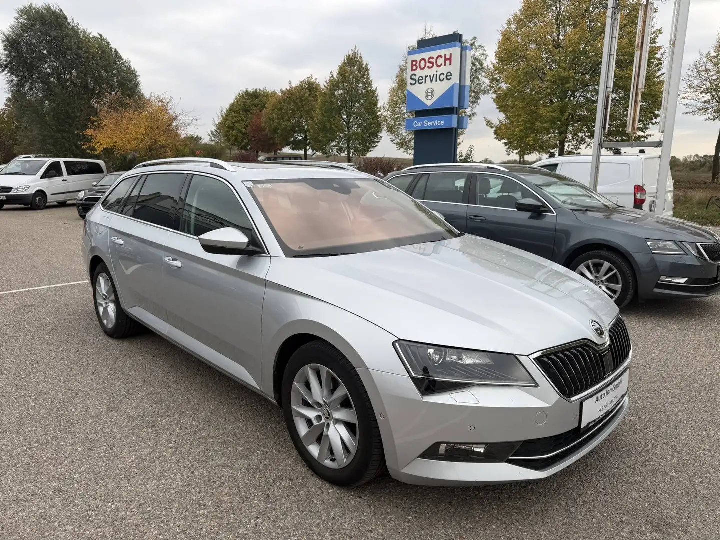 Skoda Superb DSG Style*TOPZustand*1Besitz*gute Ausstattung*AHK*MwSt.* Grau - 2