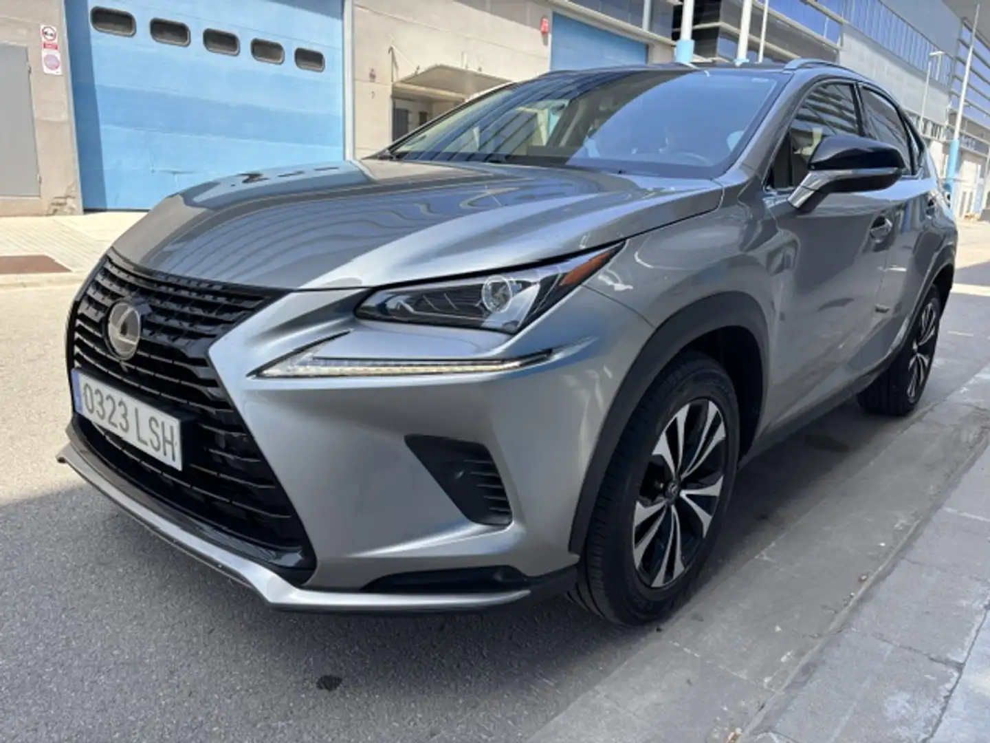 Lexus NX 300 300h Eco 2WD Gris - 2