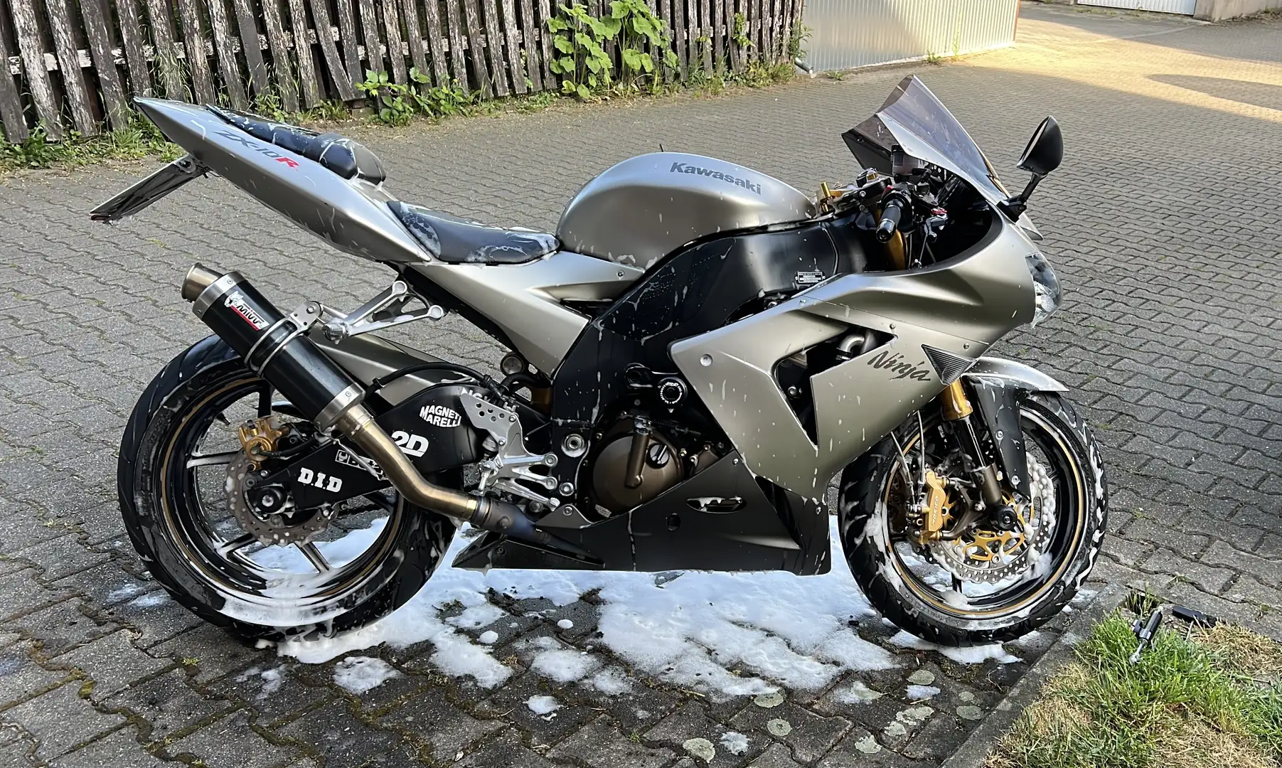 Kawasaki Ninja ZX-10R Plateado - 1