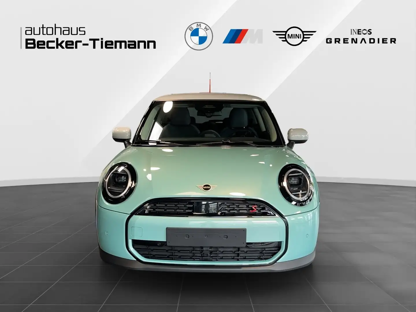 MINI Cooper S Classic Trim Head-Up/Pano/Driv.Ass/LED Grün - 2
