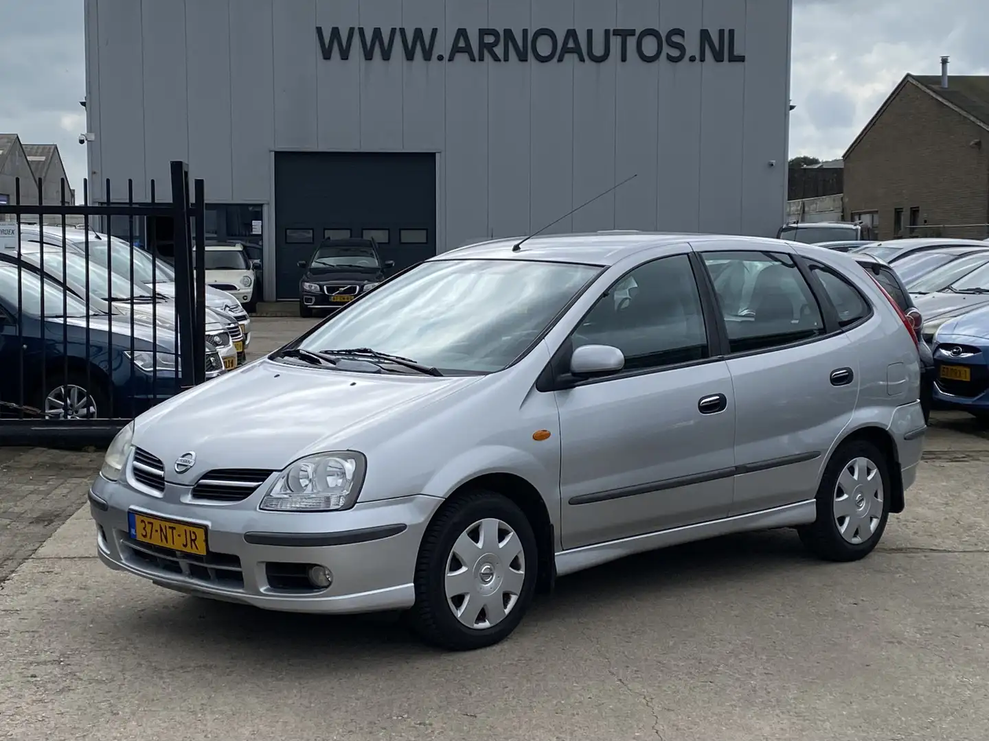 Nissan Almera Tino 1.8 AUTOMAAT Acenta, AIRCO(CLIMA) IJSKOUD, APK TOT Gris - 1
