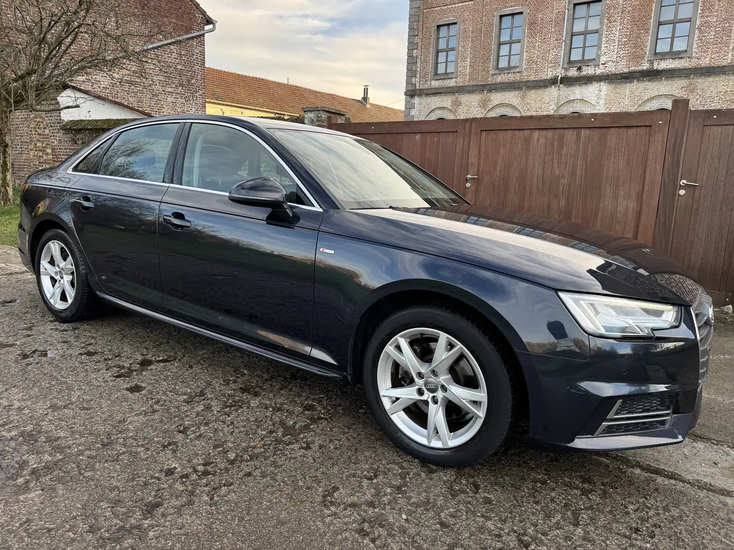 Audi A4 A4 1.4 TFSI Sport S tronic *TVA DEDUCTIBLE* Gris - 1