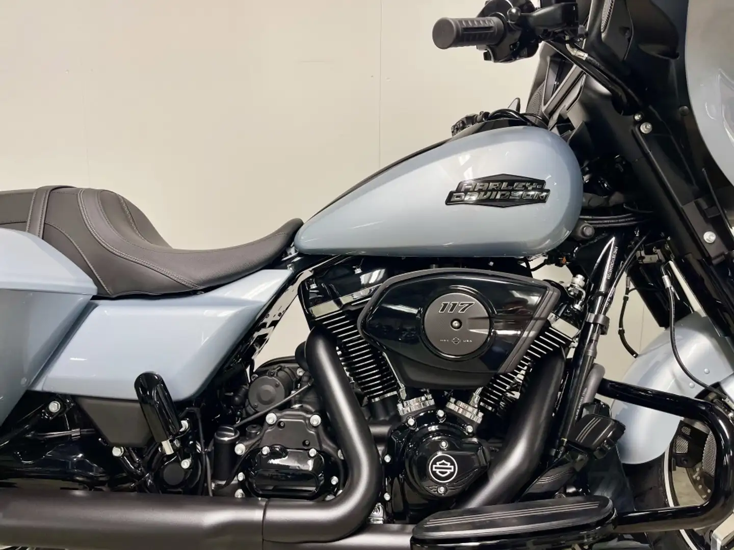 Harley-Davidson Street Glide TOURING FLHX Argintiu - 2