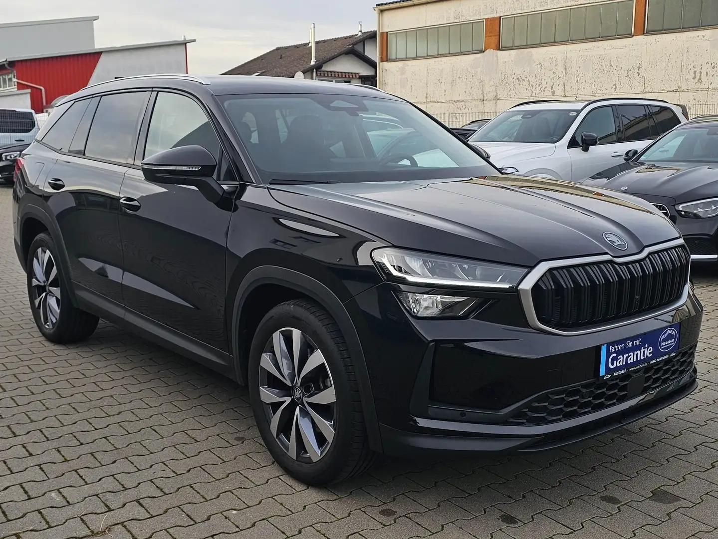 Skoda Kodiaq 2.0 TDI 110 kW Selection 7-Sitzer*Navi*Kamera Schwarz - 1