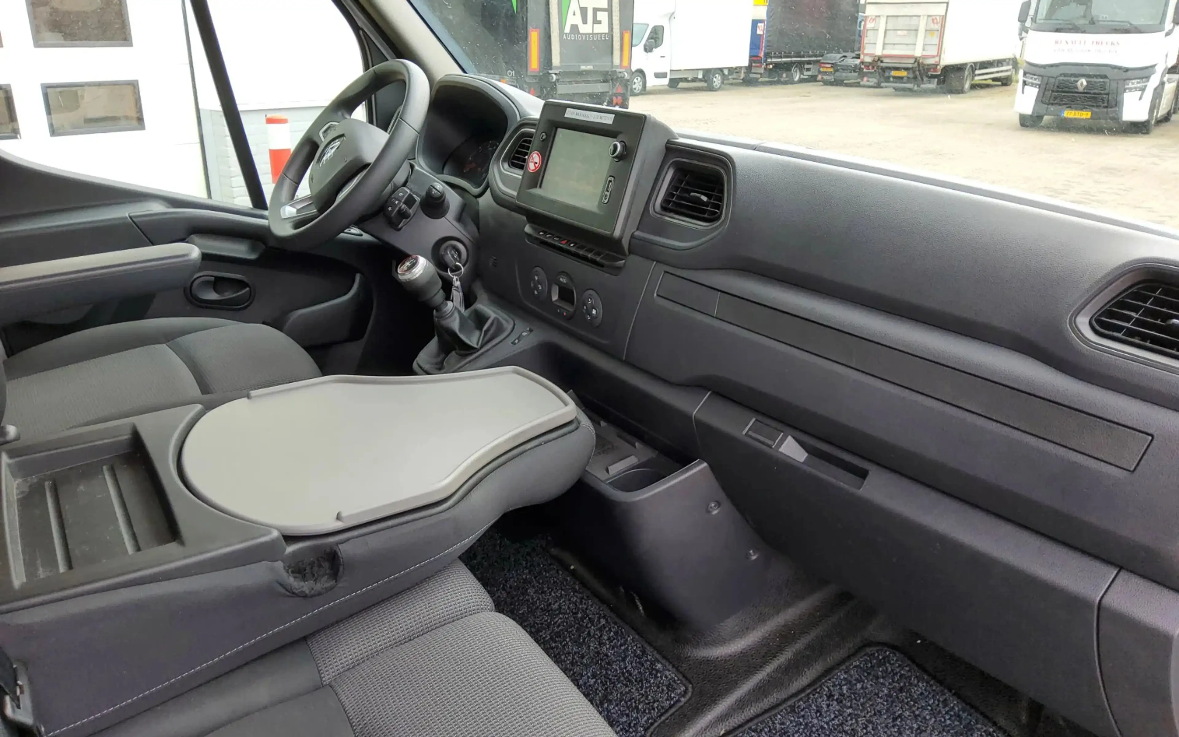 Renault Master 165.35 - V-19-PHG - OPBOUW + LAADKLEP 750 KG. - EU — photo 15