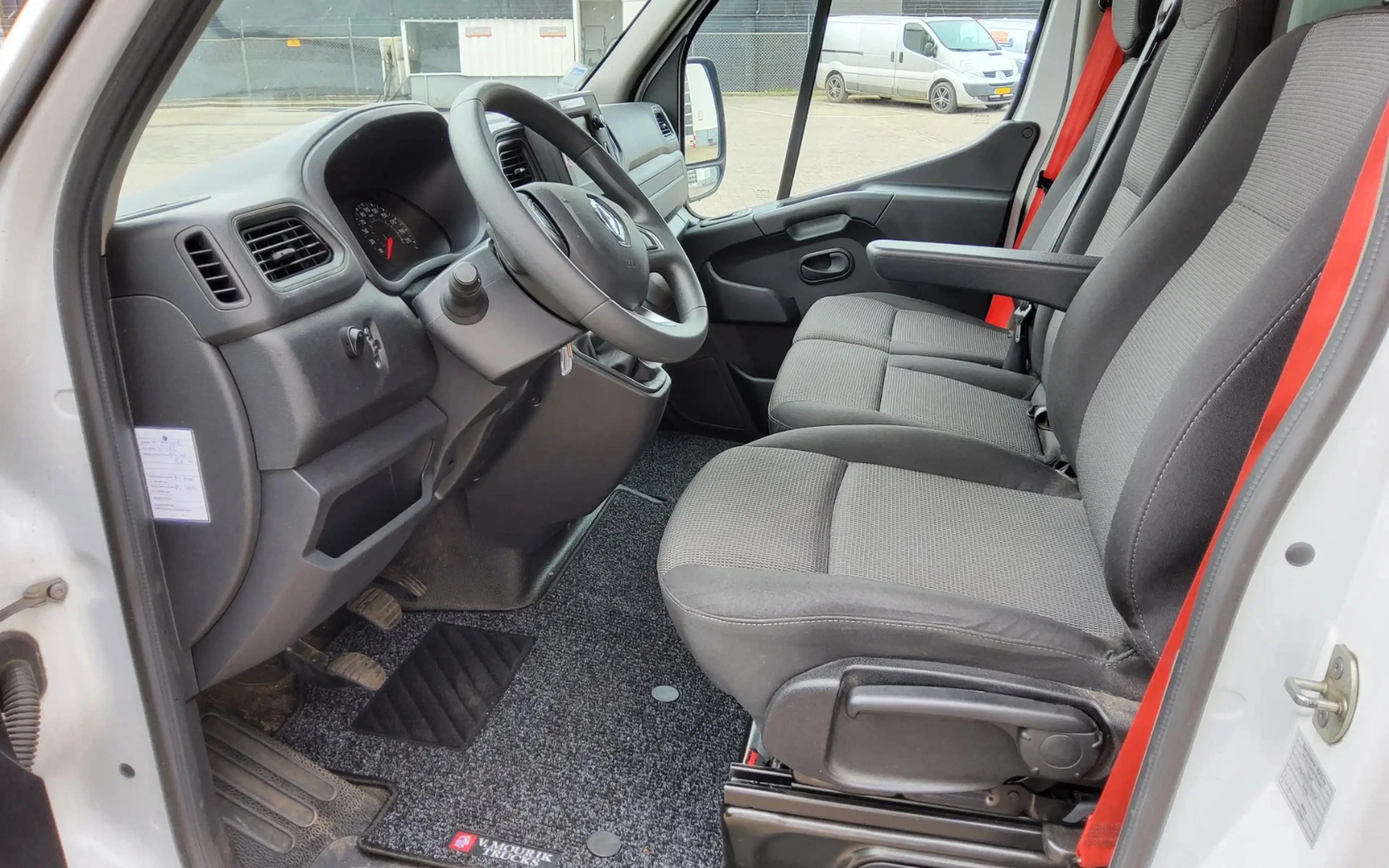 Renault Master 165.35 - V-19-PHG - OPBOUW + LAADKLEP 750 KG. - EU — photo 11