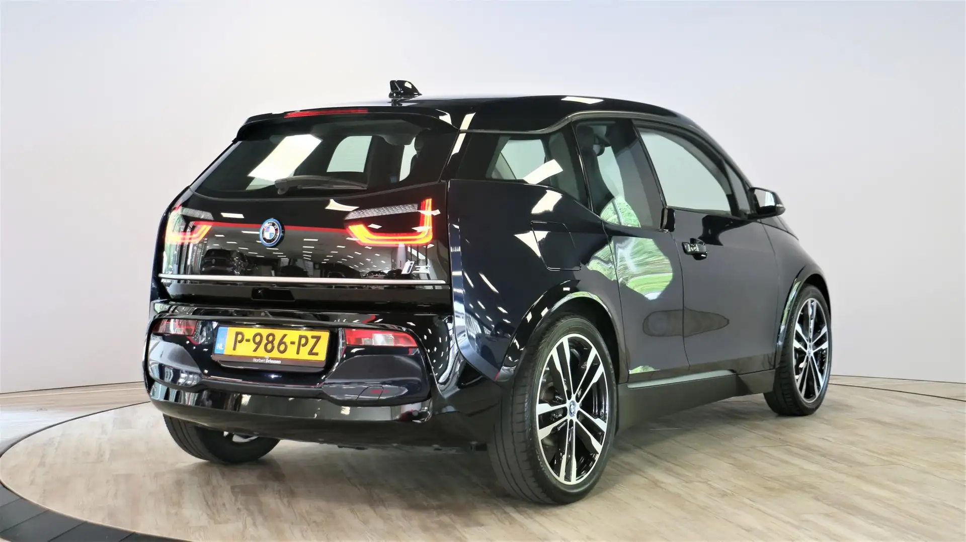 BMW i3 S Executive Edition 120Ah 42 kWh | Leer | Navi Blauw - 2