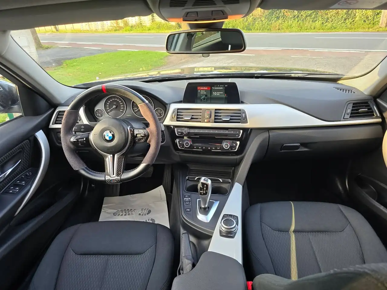 BMW 318 Touring — photo 11 sur 20