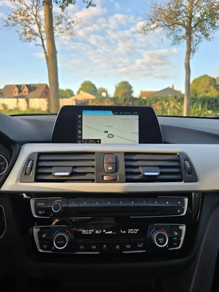 BMW 318 Touring — photo 14 sur 20