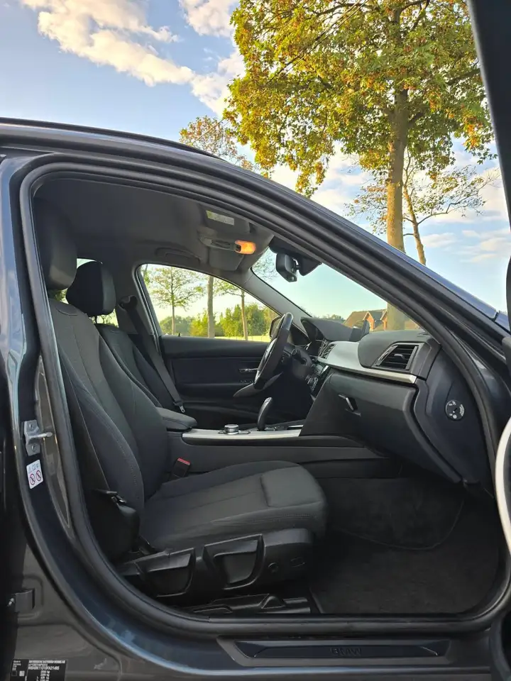 BMW 318 Touring — photo 10 sur 20